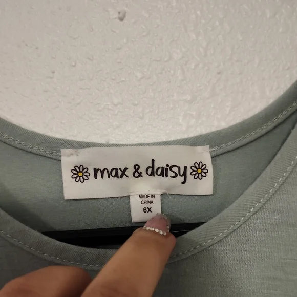 Green Sleeveless Tie Front Sundress - Picture 2 of 3